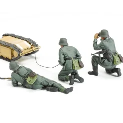 Figurines de la 2ème Guerre Mondiale : Goliath Et Pionners Allemands - Tamiya