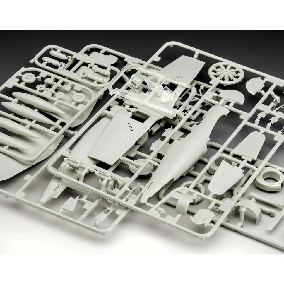 Maquette avion : F4U-4 Corsair - Revell