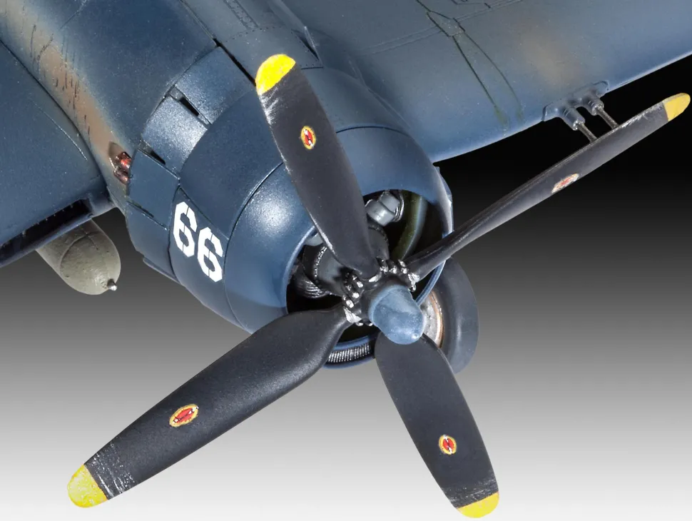 Maquette avion : F4U-4 Corsair - Revell