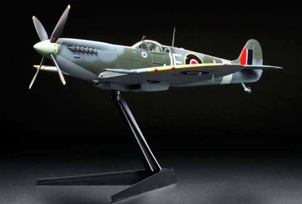 Maquette avion : Supermarine Spitfire Mk.IXc - Forces Françaises Libres - Tamiya