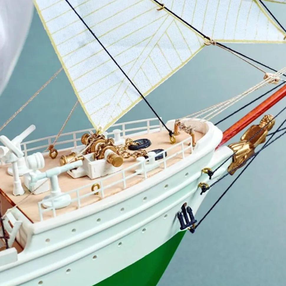 Maquette bateau : Juan Sebastián Elcano (Plastique et bois) - Artesania