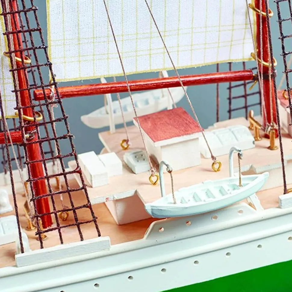 Maquette bateau : Juan Sebastián Elcano (Plastique et bois) - Artesania