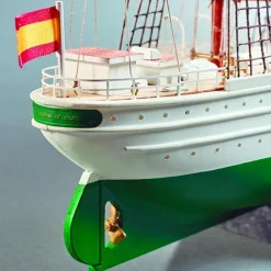 Maquette bateau : Juan Sebastián Elcano (Plastique et bois) - Artesania