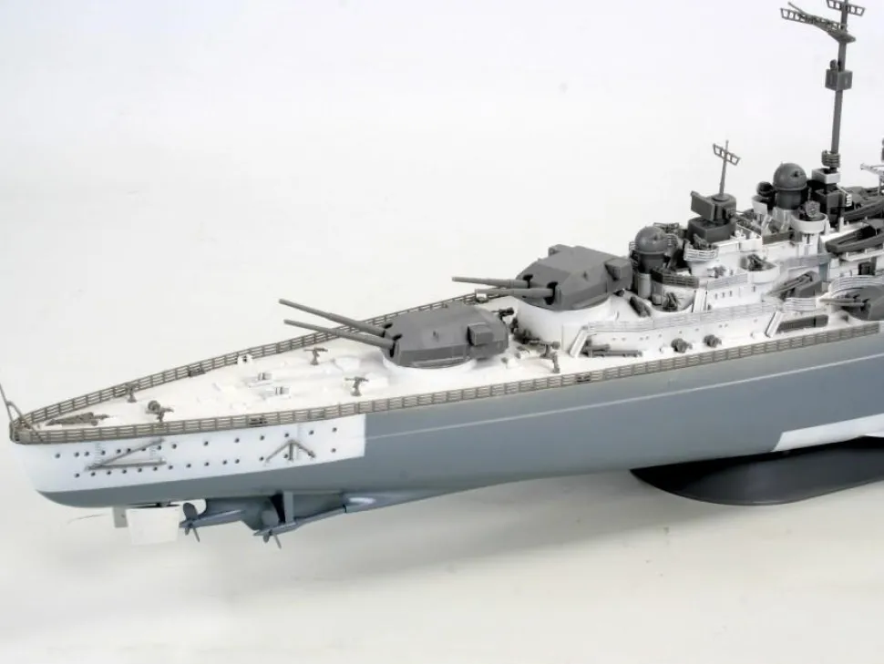 Maquette bateau : Battleship Tirpitz - Revell