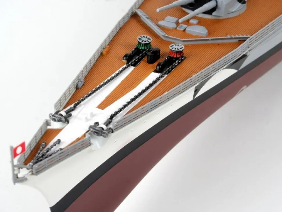 Maquette bateau : Battleship Tirpitz - Revell