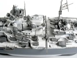 Maquette bateau : Battleship Tirpitz - Revell