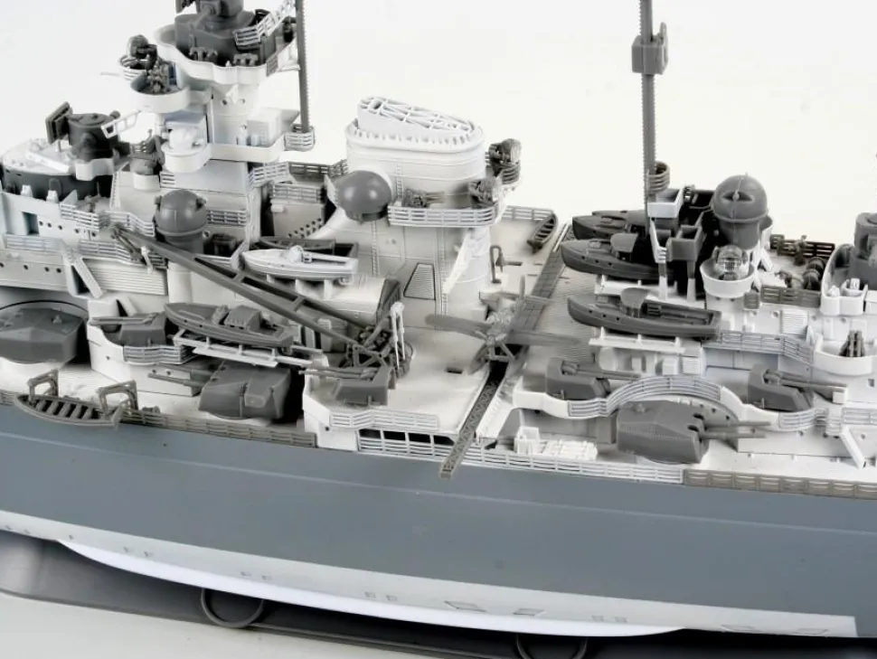 Maquette bateau : Battleship Tirpitz - Revell