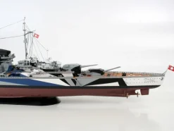 Maquette bateau : Battleship Tirpitz - Revell