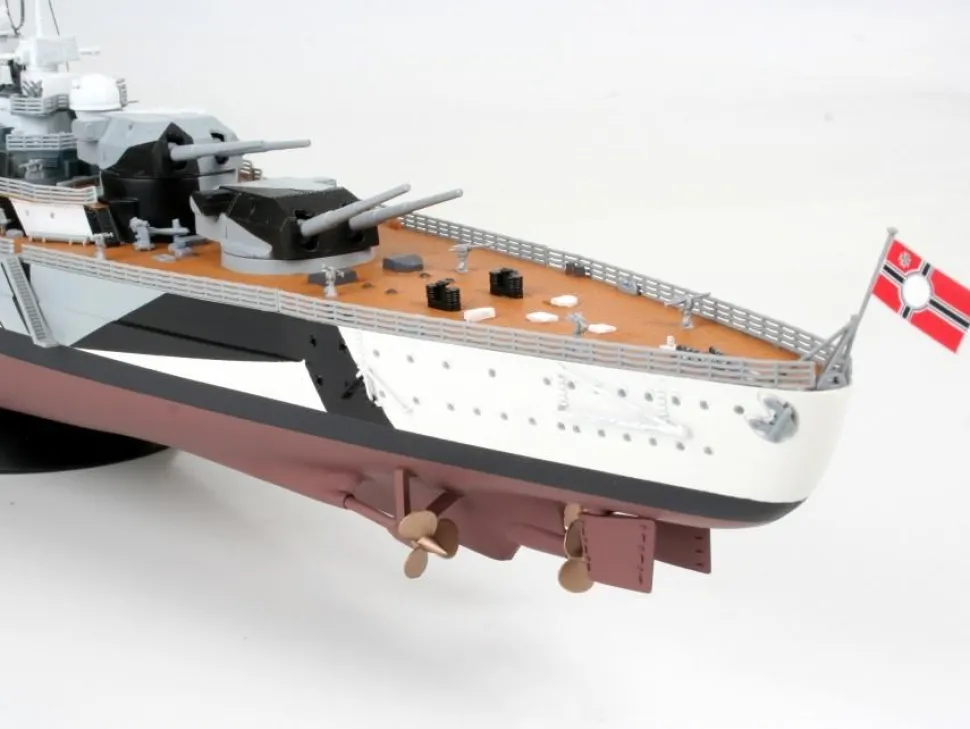 Maquette bateau : Battleship Tirpitz - Revell