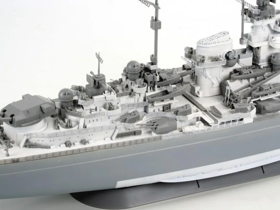 Maquette bateau : Battleship Tirpitz - Revell