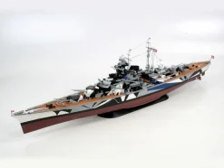Maquette bateau : Battleship Tirpitz - Revell