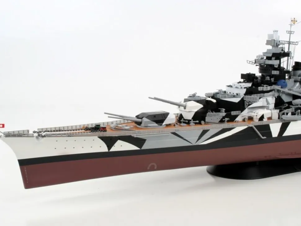 Maquette bateau : Battleship Tirpitz - Revell