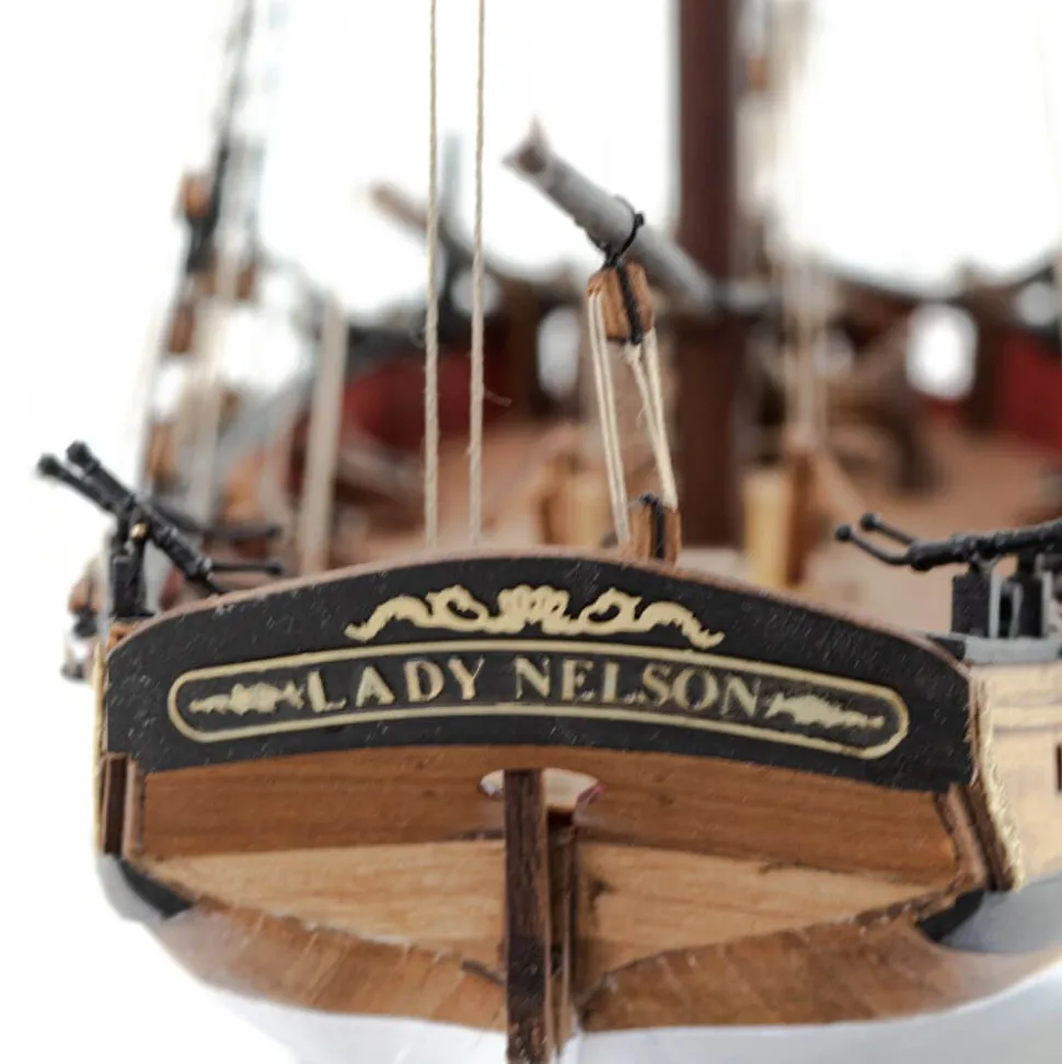 Maquette bateau en bois : HM Cutter Lady Nelson - Amati
