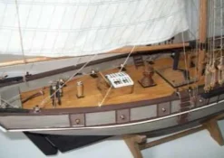 Maquette bateau en bois : Côtre Armé 1815 Faucon - Soclaine