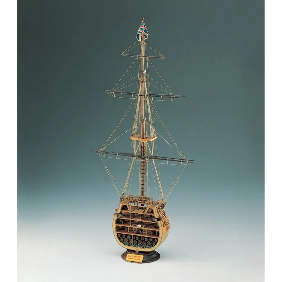 Maquette bateau en bois : Coupe du H.M.S Victory - Corel