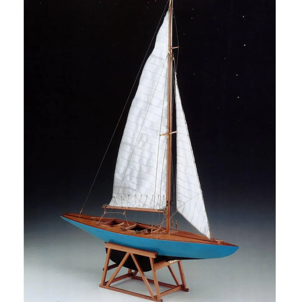 Maquette bateau en bois : Monotype de classe internationale - Corel