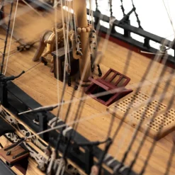 Maquette bateau en bois : HMS Fly - Amati