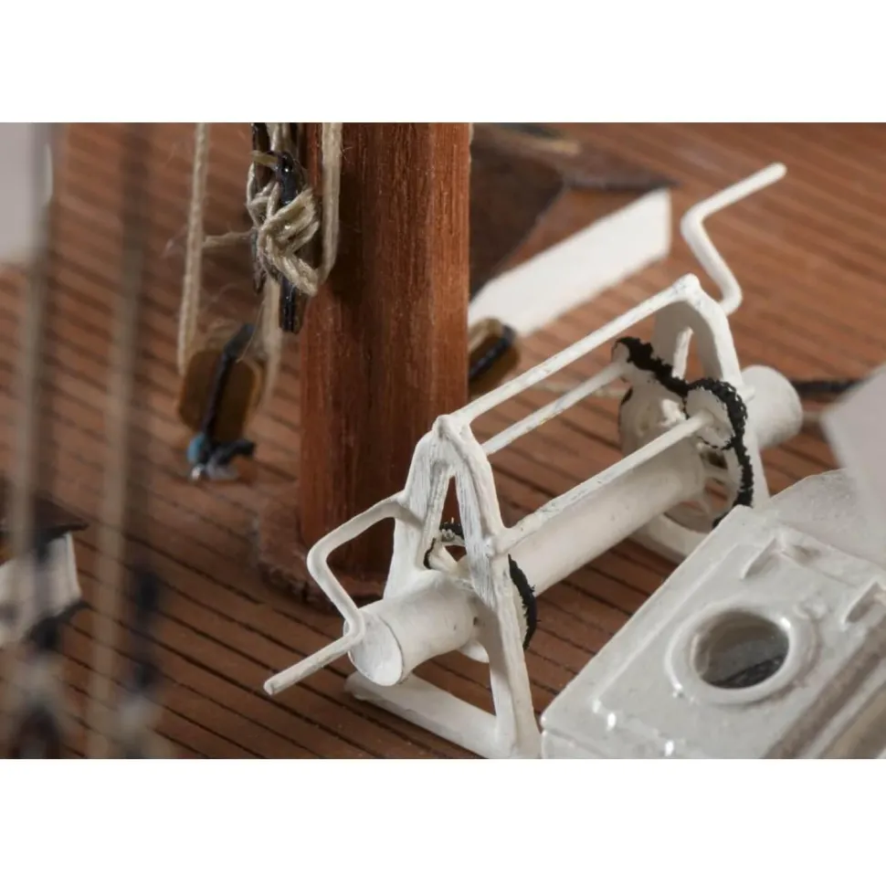 Maquette bateau en bois : La Belle Poule - Dusek