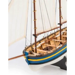 Maquette bateau en bois : Canot du Capitaine HMS Endeavour - Artesania