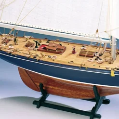 Maquette bateau en bois avec outils : Endeavour - Amati