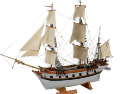 Maquette bateau : H.M.S. Beagle - Revell