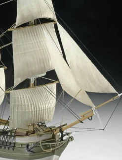 Maquette bateau : H.M.S. Beagle - Revell