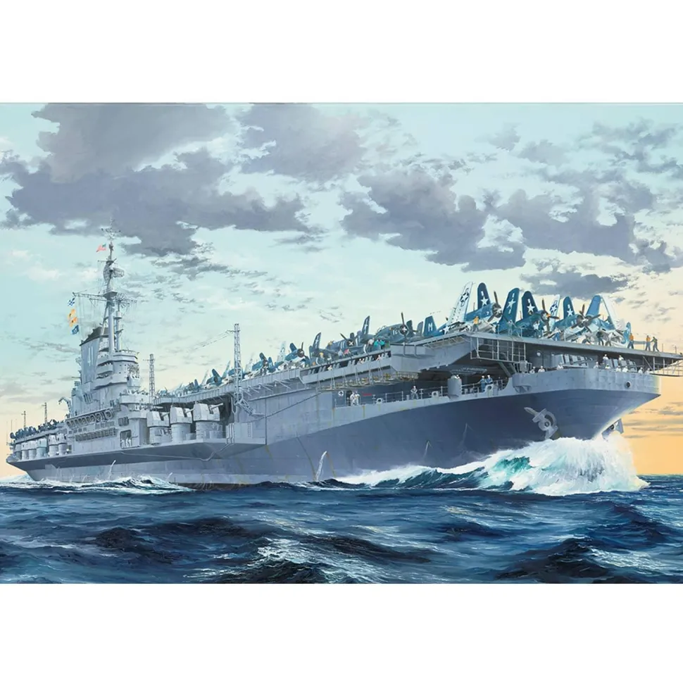 Maquette bateau militaire : USS Midway CV-41 - Trumpeter