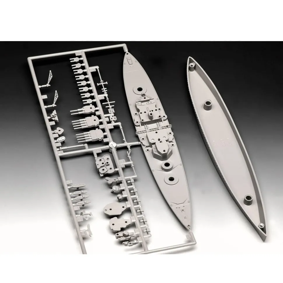 Maquette bateau militaire : HMS Duke of York : Model Set - Revell