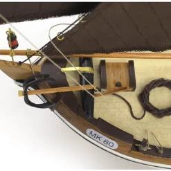 Maquette bateau voilier en bois : bateau de pêche botter - Artesania