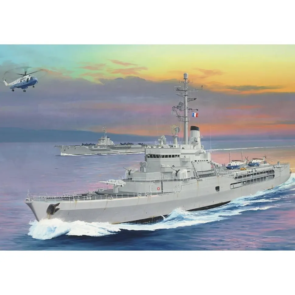 Maquette Bâteau : Porte-Hélicoptères Jeanne d’Arc 1964 in 1:350 - Trumpeter
