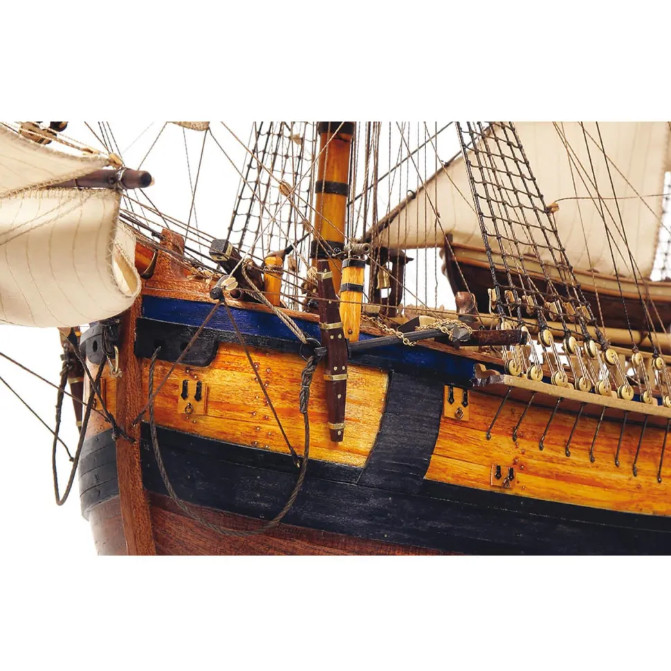 Maquette de bateau en bois : Endeavour - OCCRE