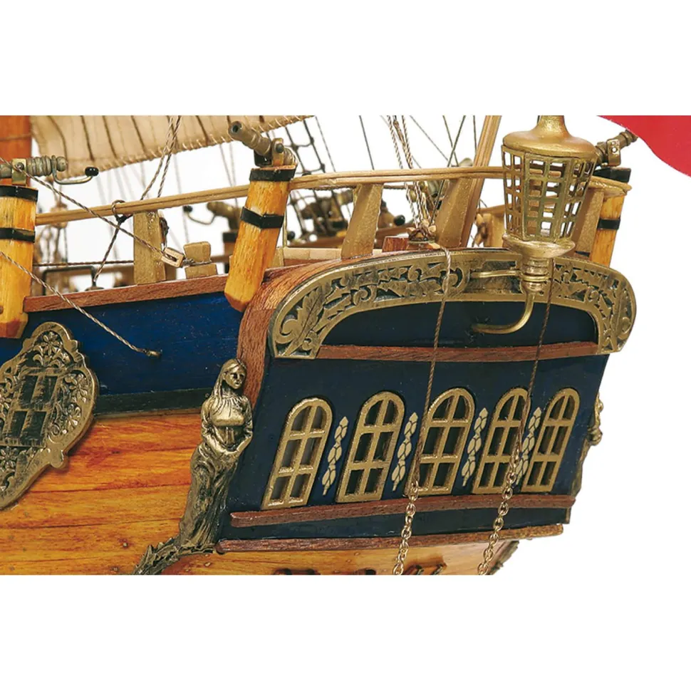 Maquette de bateau en bois : Endeavour - OCCRE