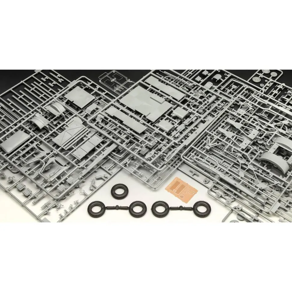 Maquette Model Set : BM:13:16 on WOT 8 1:35 - Revell