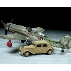 Maquette véhicule militaire : Staff car set - Focke-Wulf Fw190 D-9 JV44 & Citroën traction 11 CV - Tamiya