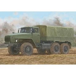 Maquette véhicule militaire : Camion russe URAL-4320 - Trumpeter
