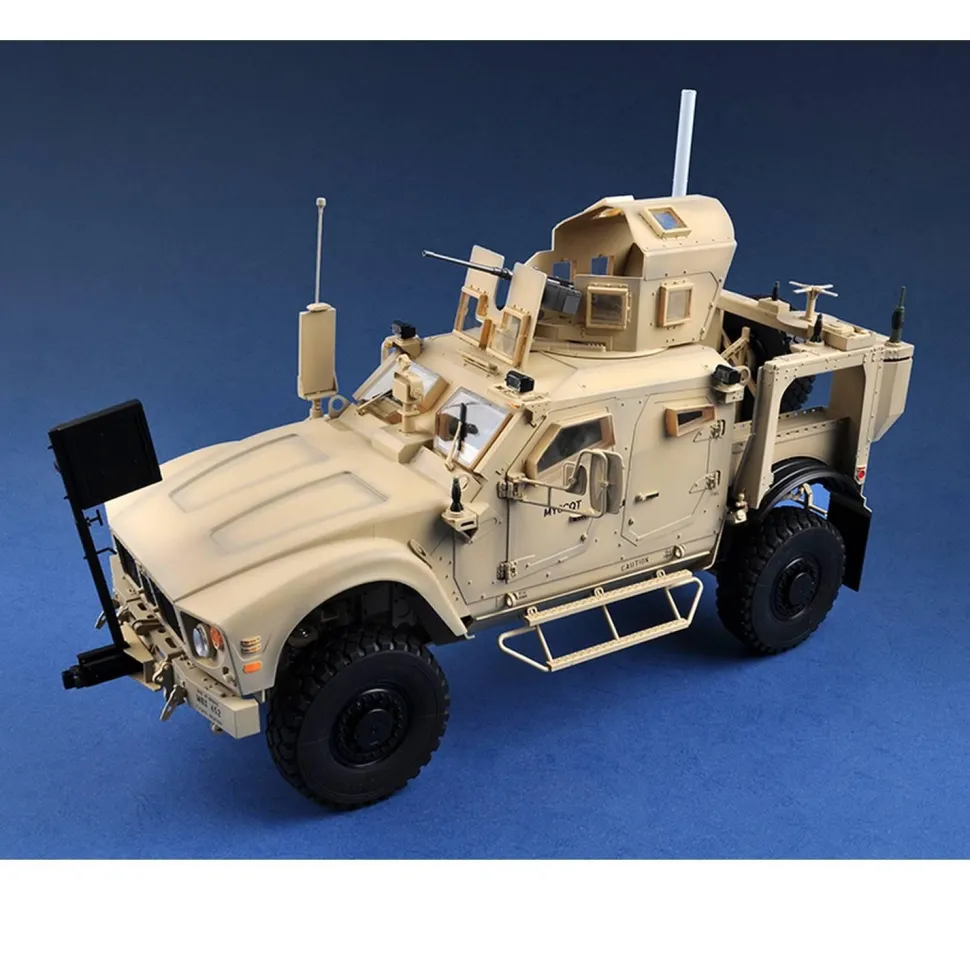 Maquette véhicule militaire : US M1240 M-ATV MRAP - Trumpeter