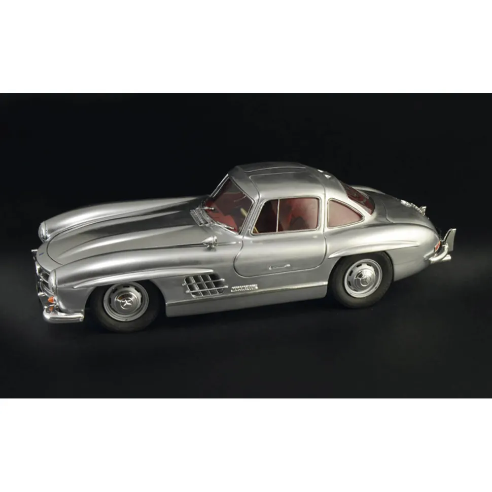 Maquette voiture : Mercedes Benz 300 SL Gull Wing - Italeri