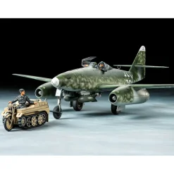 Maquettes Avion et véhicule : Messerschmitt Me262 A-2a et Kettenkraftrad - Tamiya