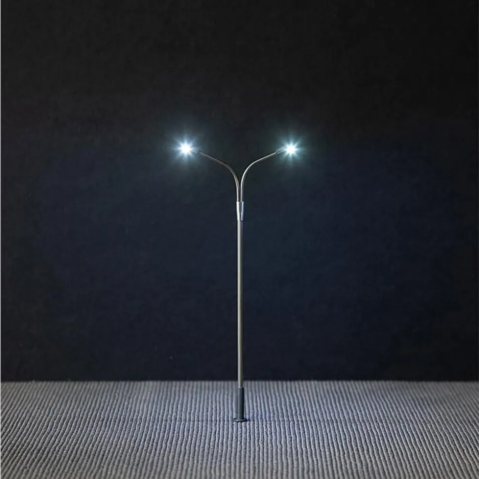 Modélisme HO : Éclairage public LED, lampadaire, deux bras - Faller
