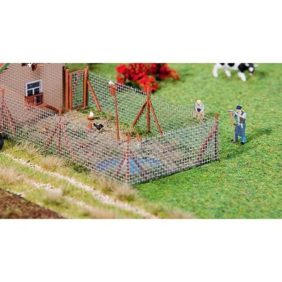 Modélisme HO : Accessoires de décor : Clôture à treillis métalliques avec poteau en bois - Faller