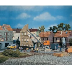 Modélisme HO : Maison en démolition avec excavateur de démolition - Faller