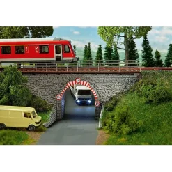Modélisme HO : Pont à arches en pierres - Faller