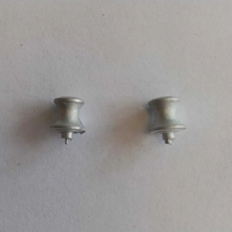 Plot d'amarrage en métal 7mm x2 - Accessoires pour maquettes en bois - Disarmodel